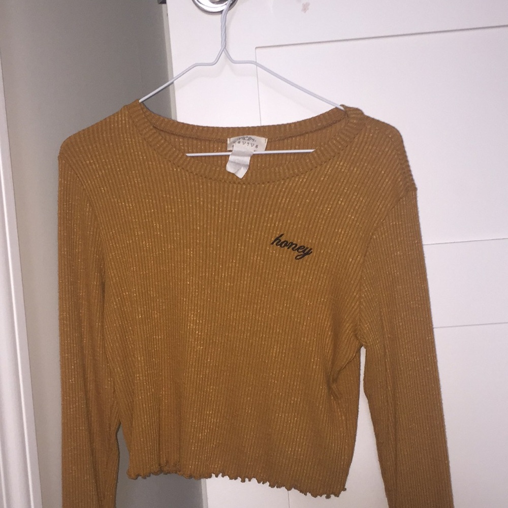 Crop top ~ “honey”